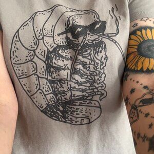 Grey isopod wearing sunglasses t-shirt gender neutral M roly poly shirt!